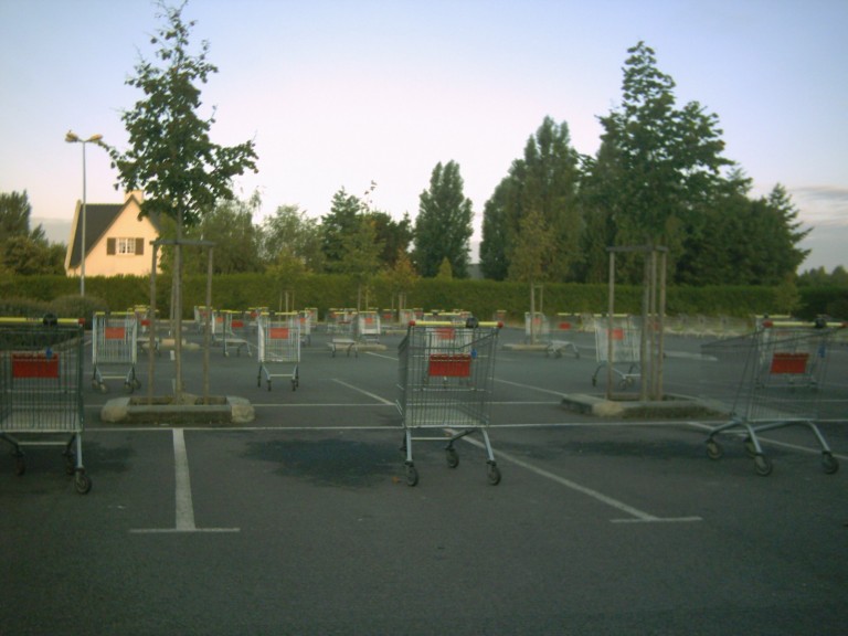 Les français boudent les hypermarchés